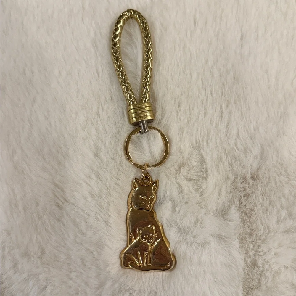 Vintage gold tone mother kitty cat & Kitten key chain Key Holder
